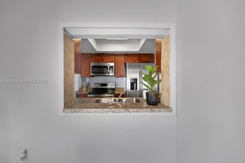 Купить виллу или дом в Санрайз, Флорида 2 спальни, 87.33м2, № 2049659 - фото 16