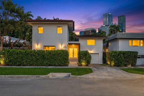 Casa en venta en Miami, Florida, 5 dormitorios, 295.24 m2 № 1992158 - foto 30