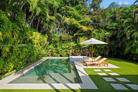 Casa en venta en Miami, Florida, 5 dormitorios, 295.24 m2 № 1992158 - foto 27