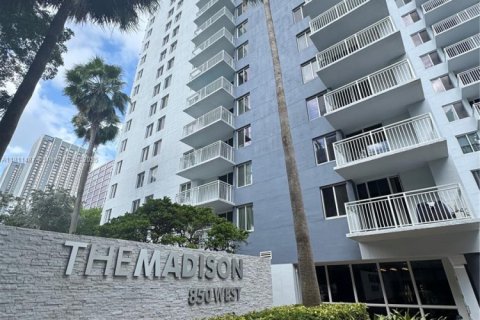 Condominio en venta en Miami, Florida, 2 dormitorios, 84.91 m2 № 1756818 - foto 3