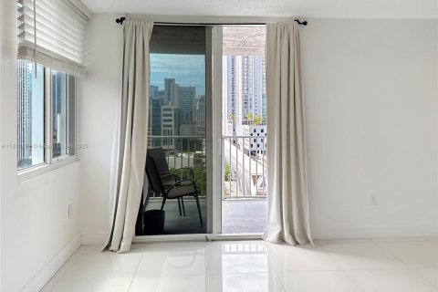 Condominio en venta en Miami, Florida, 2 dormitorios, 84.91 m2 № 1756818 - foto 11
