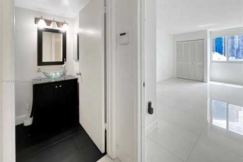Condominio en venta en Miami, Florida, 2 dormitorios, 84.91 m2 № 1756818 - foto 25