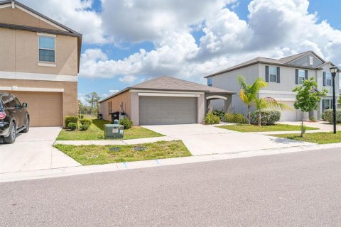 House in Sun City Center, Florida 3 bedrooms, 134.8 sq.m. № 1721306 - photo 2