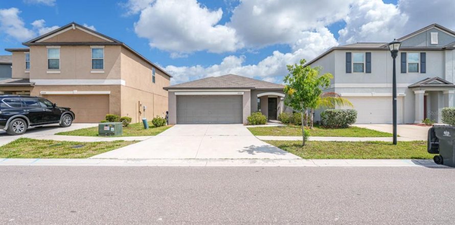 House in Sun City Center, Florida 3 bedrooms, 134.8 sq.m. № 1721306