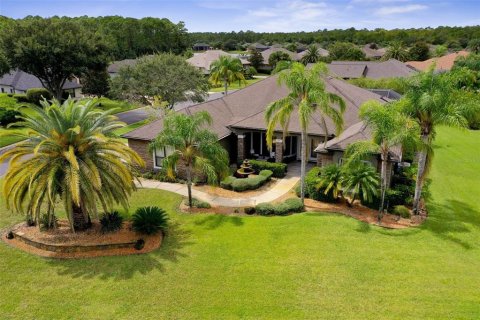 House in Ormond Beach, Florida 4 bedrooms, 246.38 sq.m. № 1910745 - photo 1