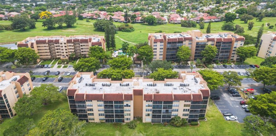 Condo in Lauderhill, Florida, 3 bedrooms  № 615653