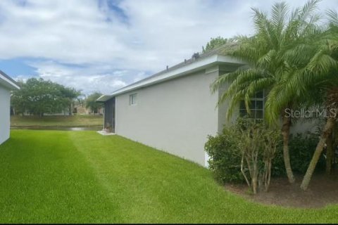 House in Kissimmee, Florida 4 bedrooms, 200.02 sq.m. № 1851737 - photo 3