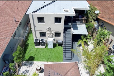 Villa ou maison à louer à Miami, Floride: 3 chambres, 221.11 m2 № 1970510 - photo 16