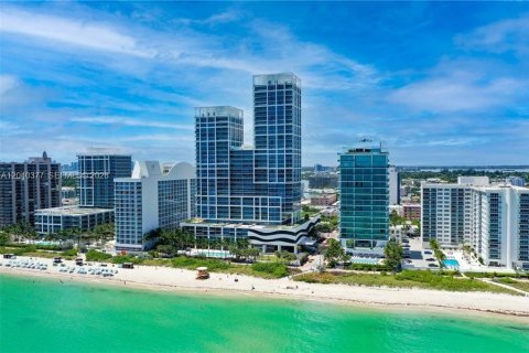 Condo in Miami Beach, Florida, 2 bedrooms № 2254028 - photo 3