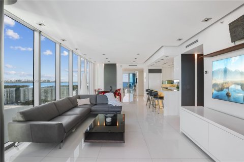 Condo in Miami Beach, Florida, 2 bedrooms № 2254028 - photo 18