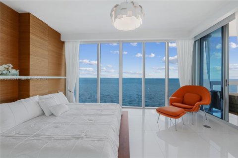 Condo in Miami Beach, Florida, 2 bedrooms № 2254028 - photo 29
