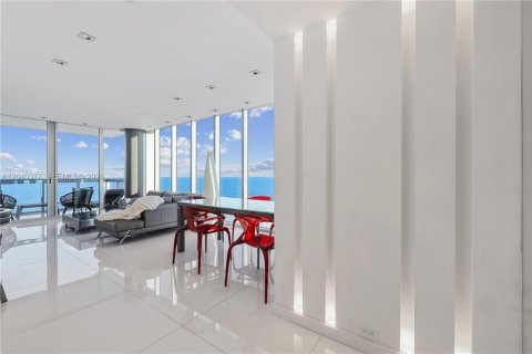 Condo in Miami Beach, Florida, 2 bedrooms № 2254028 - photo 7