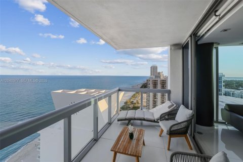 Condo in Miami Beach, Florida, 2 bedrooms № 2254028 - photo 21