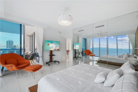 Condo in Miami Beach, Florida, 2 bedrooms № 2254028 - photo 30