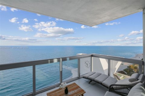 Condo in Miami Beach, Florida, 2 bedrooms № 2254028 - photo 19