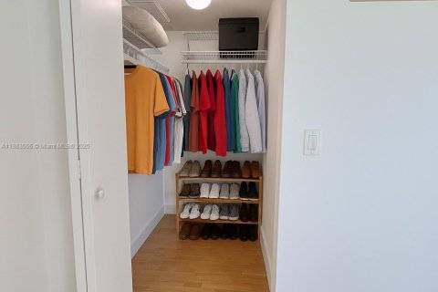 Снять в аренду кондоминиум в Майами, Флорида 1 спальня, 63.08м2, № 1947913 - фото 5