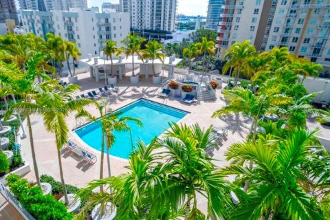 Снять в аренду кондоминиум в Майами, Флорида 1 спальня, 63.08м2, № 1947913 - фото 8