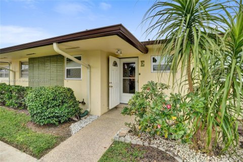 Casa en venta en West Palm Beach, Florida, 2 dormitorios, 77.02 m2 № 1931208 - foto 3