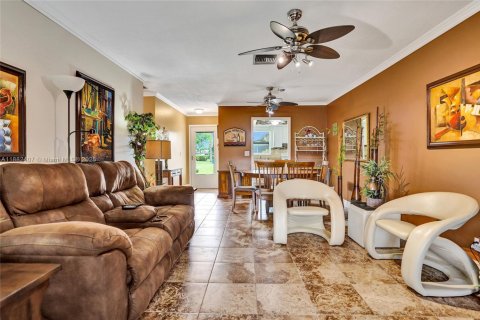 Casa en venta en West Palm Beach, Florida, 2 dormitorios, 77.02 m2 № 1931208 - foto 26