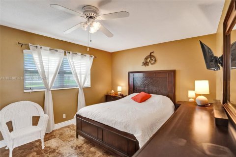 Casa en venta en West Palm Beach, Florida, 2 dormitorios, 77.02 m2 № 1931208 - foto 29