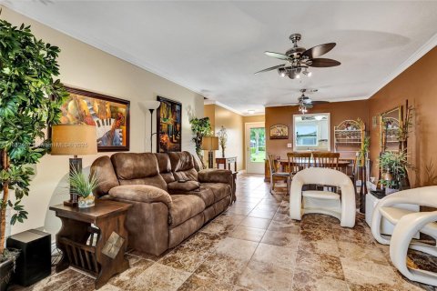 Casa en venta en West Palm Beach, Florida, 2 dormitorios, 77.02 m2 № 1931208 - foto 27
