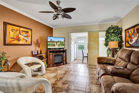 Casa en venta en West Palm Beach, Florida, 2 dormitorios, 77.02 m2 № 1931208 - foto 23