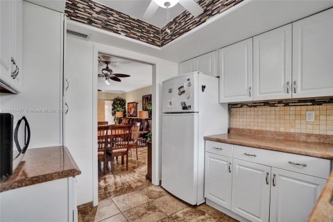 Casa en venta en West Palm Beach, Florida, 2 dormitorios, 77.02 m2 № 1931208 - foto 11