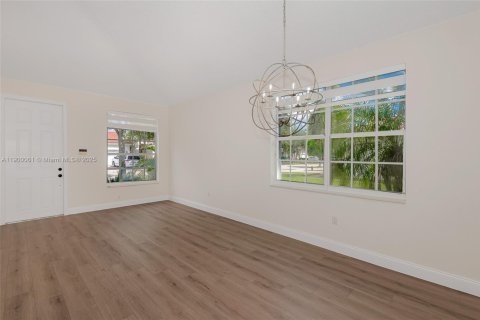 Townhouse in Miramar, Florida 3 bedrooms, 123 sq.m. № 1951467 - photo 14