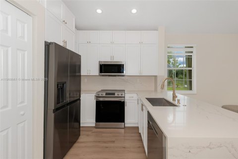 Townhouse in Miramar, Florida 3 bedrooms, 123 sq.m. № 1951467 - photo 23