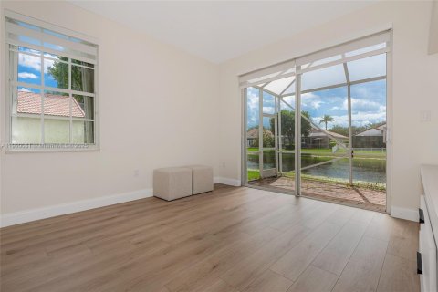 Townhouse in Miramar, Florida 3 bedrooms, 123 sq.m. № 1951467 - photo 17