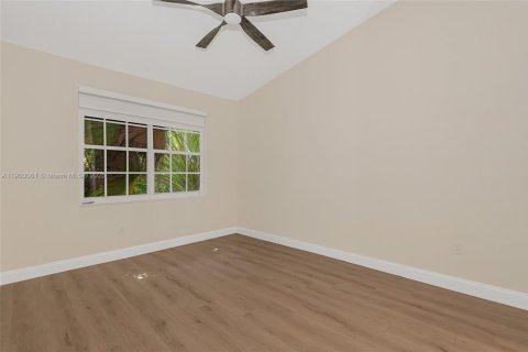 Townhouse in Miramar, Florida 3 bedrooms, 123 sq.m. № 1951467 - photo 24