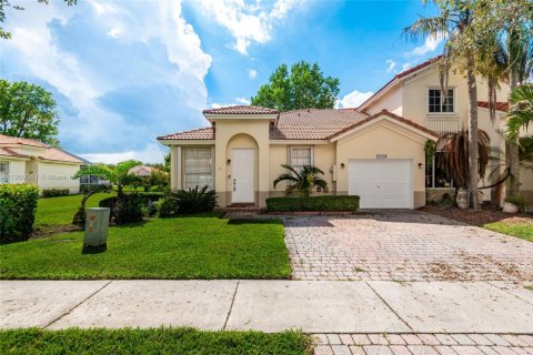 Townhouse in Miramar, Florida 3 bedrooms, 123 sq.m. № 1951467 - photo 6