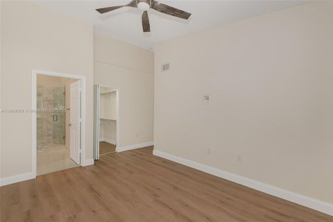 Townhouse in Miramar, Florida 3 bedrooms, 123 sq.m. № 1951467 - photo 26