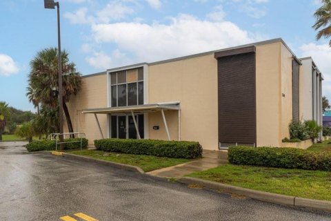 Commercial property in Daytona Beach Shores, Florida 339.46 sq.m. № 2410701 - photo 2