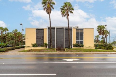 Commercial property in Daytona Beach Shores, Florida 339.46 sq.m. № 2410701 - photo 3