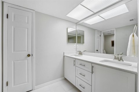 Copropriété à vendre à Clearwater, Floride: 2 chambres, 110.09 m2 № 1642268 - photo 14