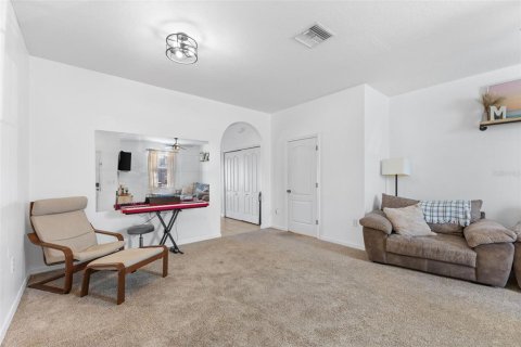 Townhouse in Plant City, Florida 3 bedrooms, 151.62 sq.m. № 2141947 - photo 7