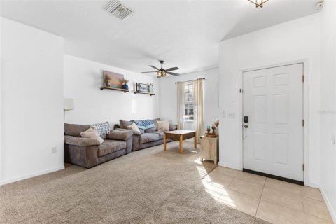 Townhouse in Plant City, Florida 3 bedrooms, 151.62 sq.m. № 2141947 - photo 5