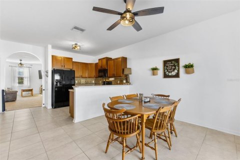 Townhouse in Plant City, Florida 3 bedrooms, 151.62 sq.m. № 2141947 - photo 15