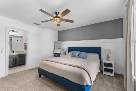 Townhouse in Plant City, Florida 3 bedrooms, 151.62 sq.m. № 2141947 - photo 18
