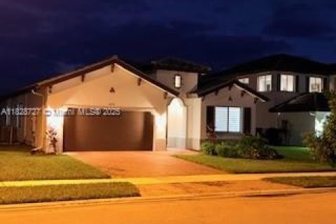 House in Ave Maria, Florida 3 bedrooms № 1977268 - photo 2