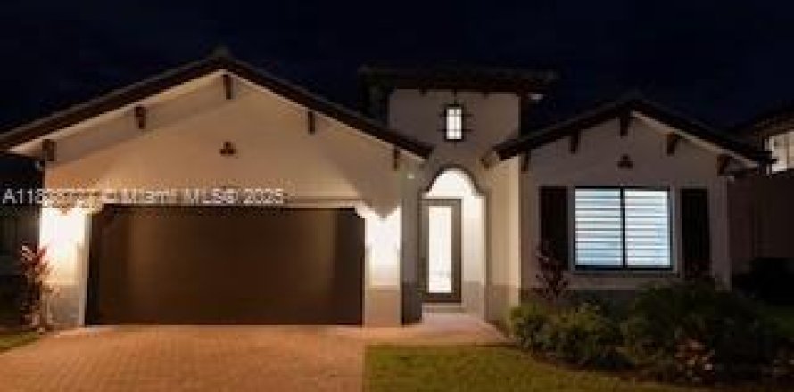 House in Ave Maria, Florida 3 bedrooms № 1977268