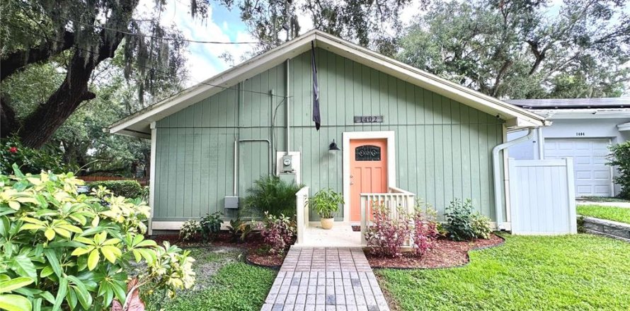 House in Tampa, Florida 2 bedrooms, 109.81 sq.m. № 1855759