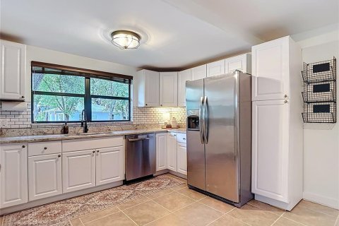House in Tampa, Florida 2 bedrooms, 109.81 sq.m. № 1855759 - photo 27