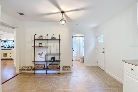 House in Tampa, Florida 2 bedrooms, 109.81 sq.m. № 1855759 - photo 29