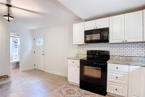 House in Tampa, Florida 2 bedrooms, 109.81 sq.m. № 1855759 - photo 28