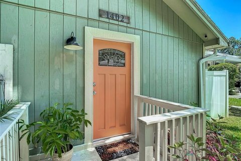 House in Tampa, Florida 2 bedrooms, 109.81 sq.m. № 1855759 - photo 2