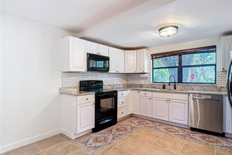 House in Tampa, Florida 2 bedrooms, 109.81 sq.m. № 1855759 - photo 25
