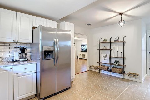 House in Tampa, Florida 2 bedrooms, 109.81 sq.m. № 1855759 - photo 30