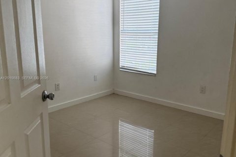 Copropriété à louer à Miramar, Floride: 3 chambres, 107.77 m2 № 2074904 - photo 12